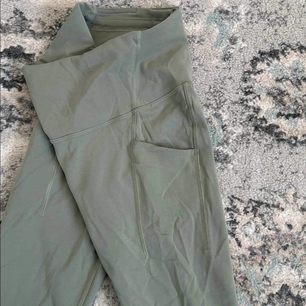 Lululemon Wunder Train High-Rise Tight with Pockets 25